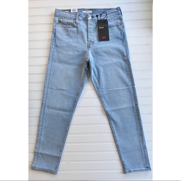 Levi's Premium Wedgie Icon Jeans in Bauhaus Blues in Size 28/29 NWT - Picture 6 of 8